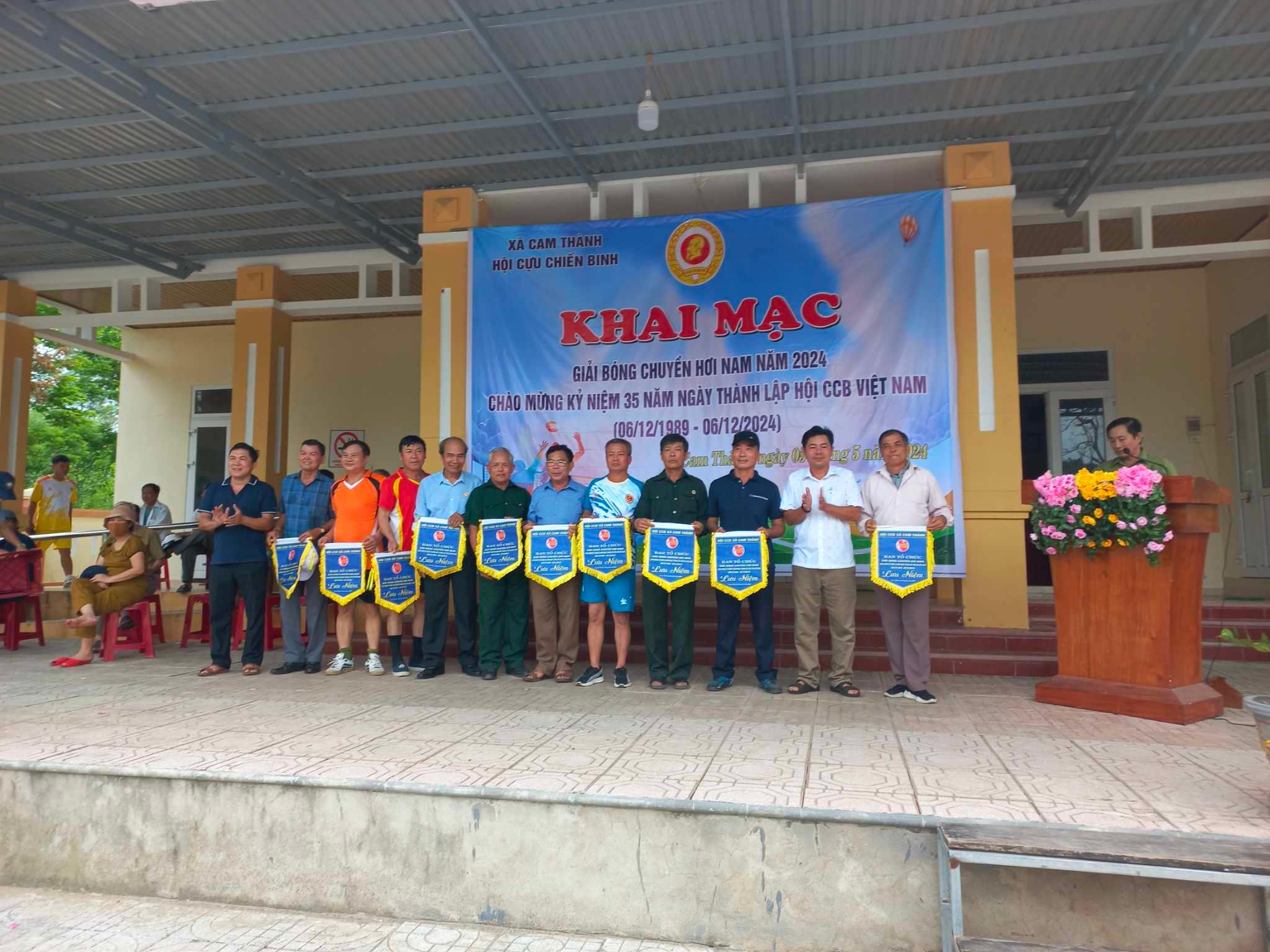 Hội Cựu chiến binh xã Cam Thành tổ chức giải bóng chuyền hơi nam năm 2024